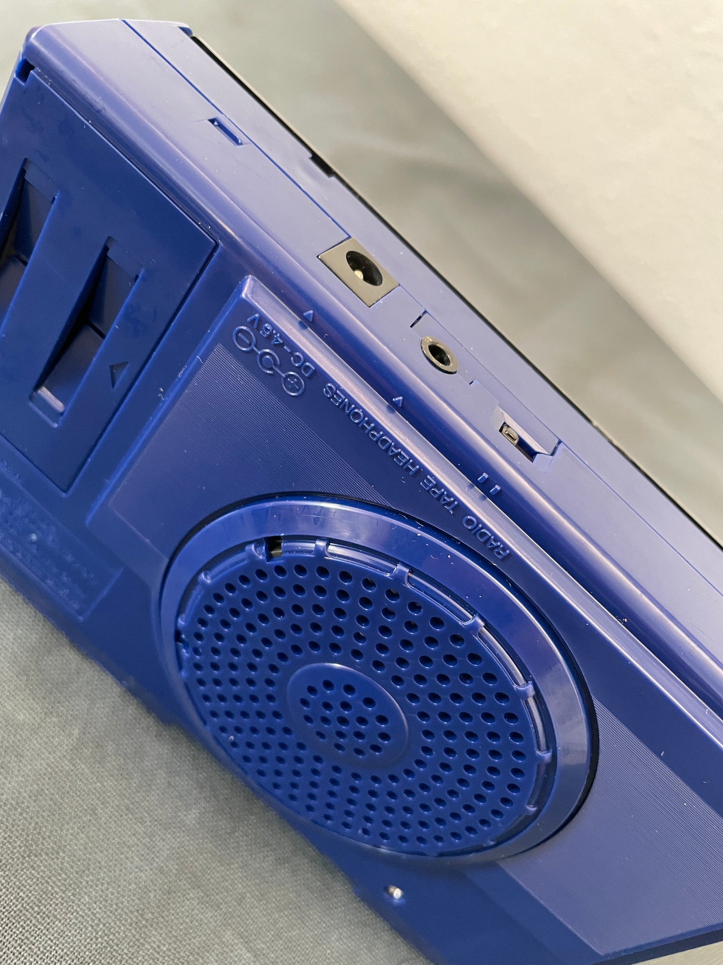 1980 UNISEF AM/FM Stereo Cassette Player