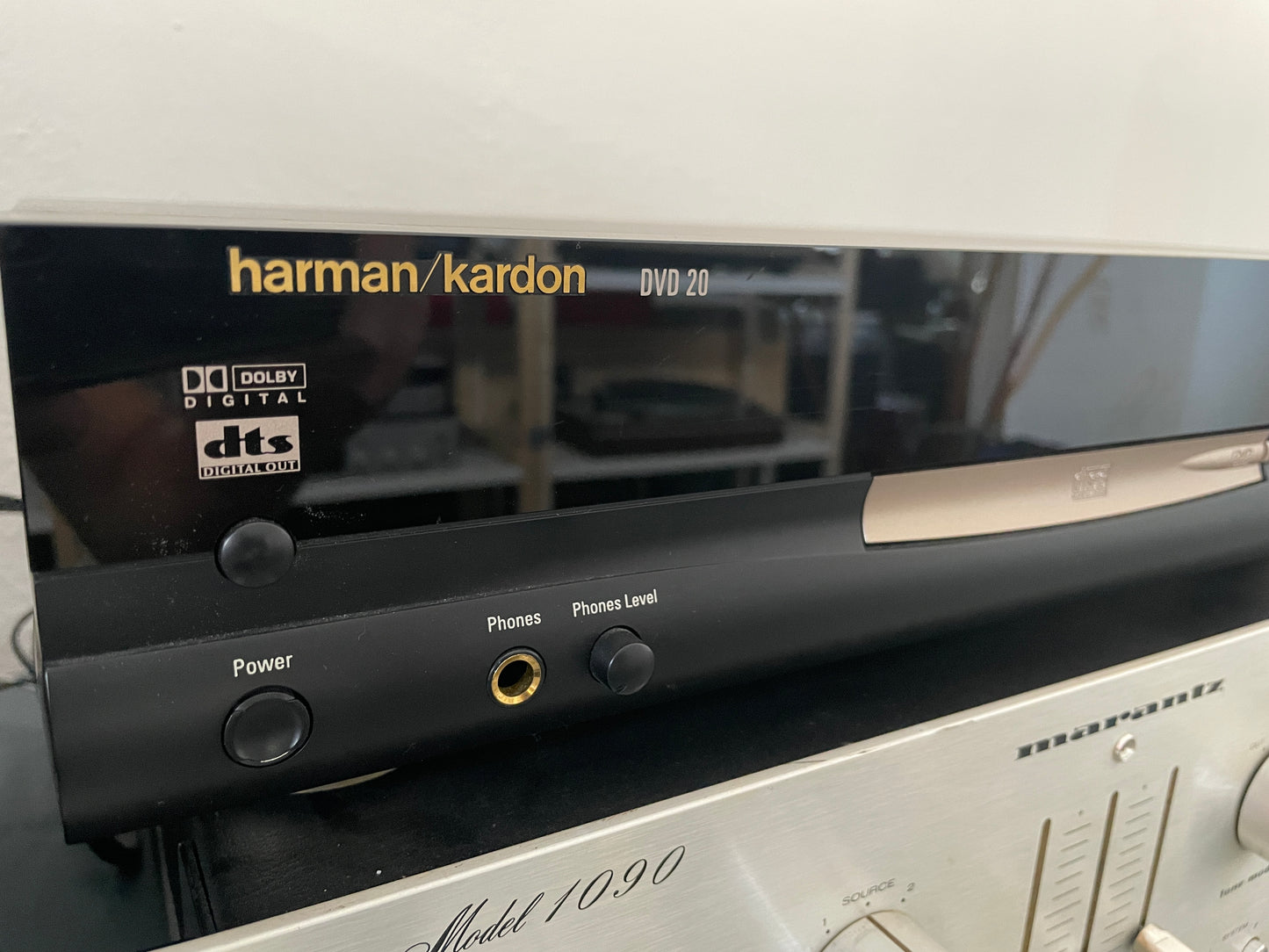 2002 Harman Kardon DVD/CD Player DVD 20