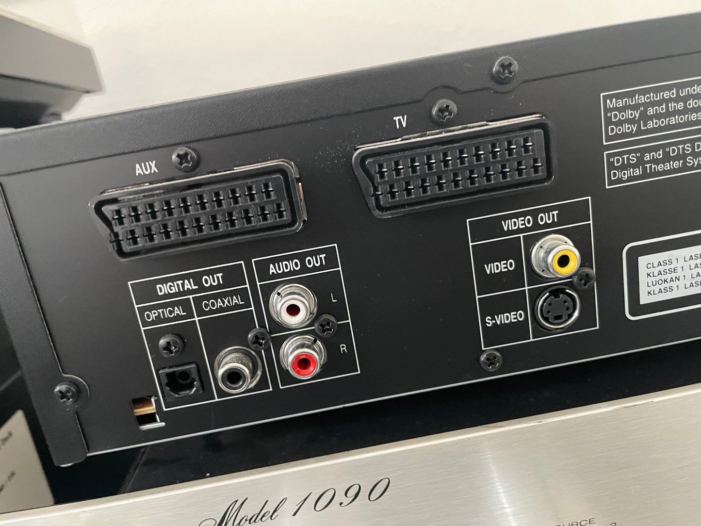 2002 Harman Kardon DVD/CD Player DVD 20