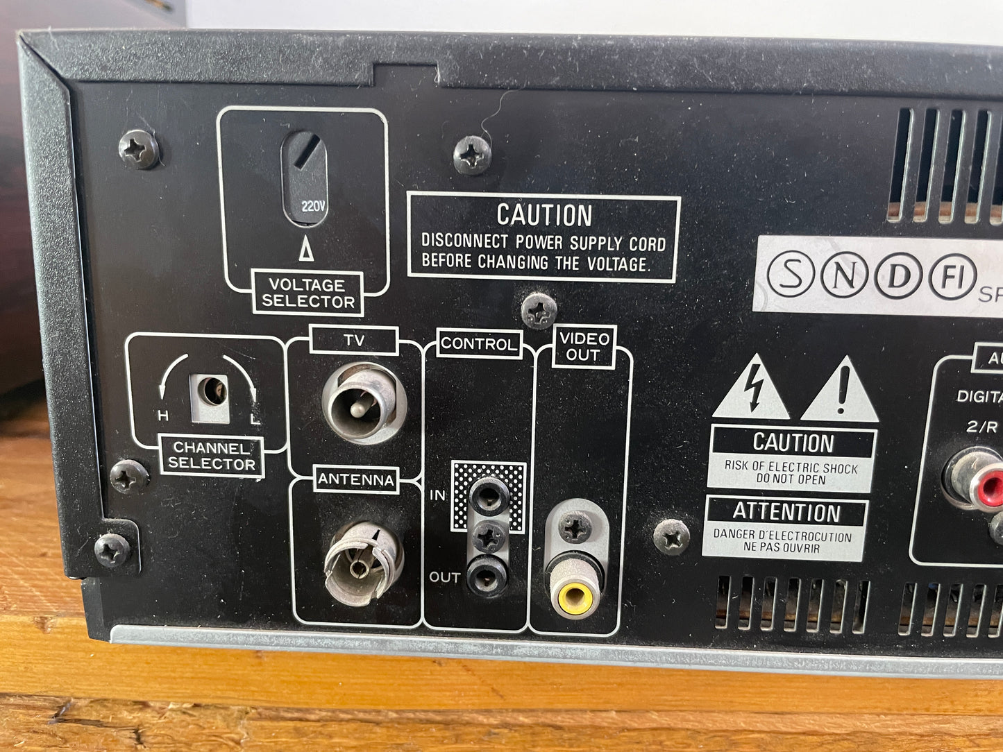 1988 Pioneer CD/CDV/LD Player CLD-1200