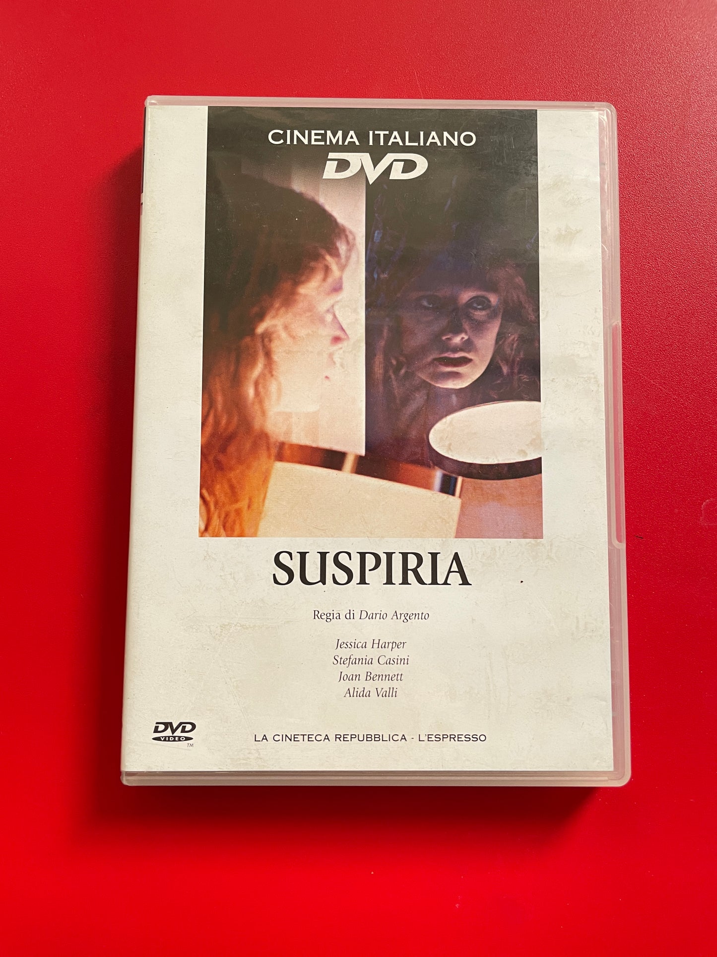 SUSPIRIA