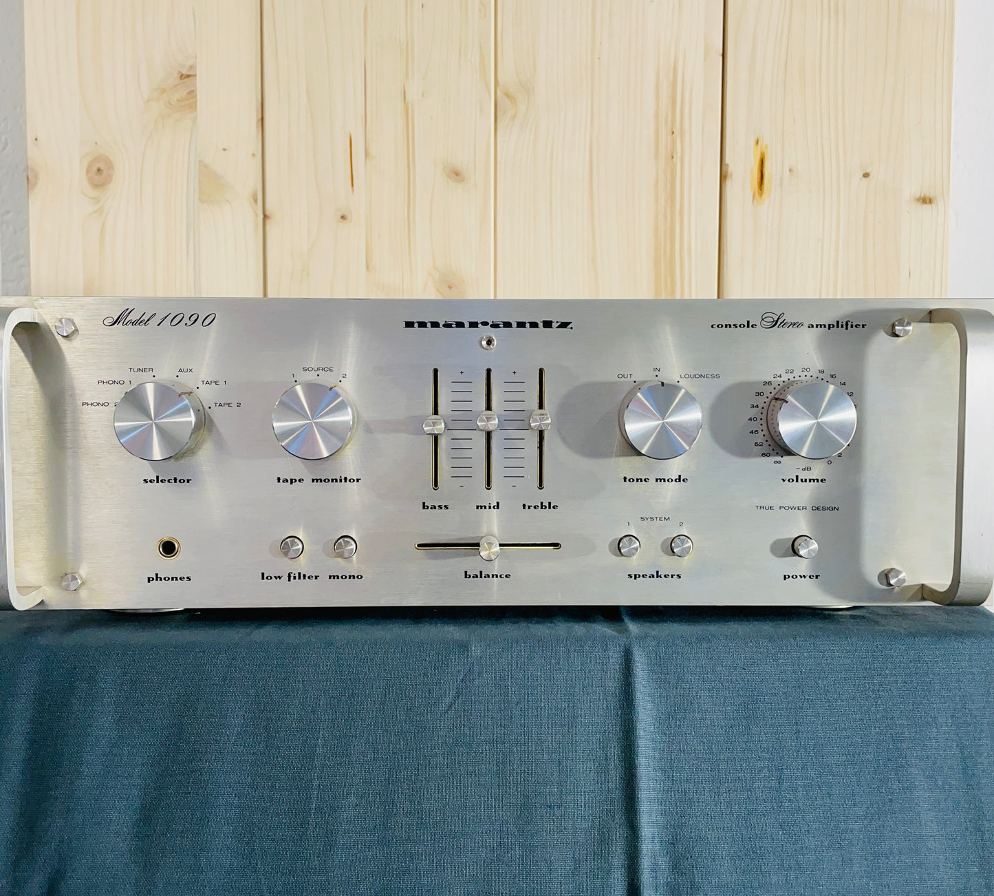 MARANTZ 1090 Amplifier