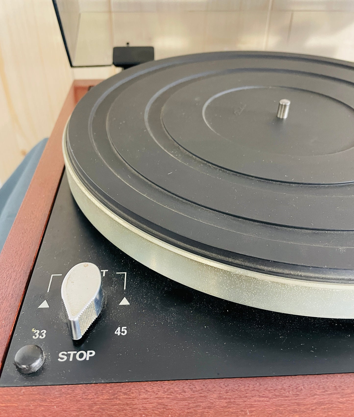 1982 Thorens Turntable TD 147
