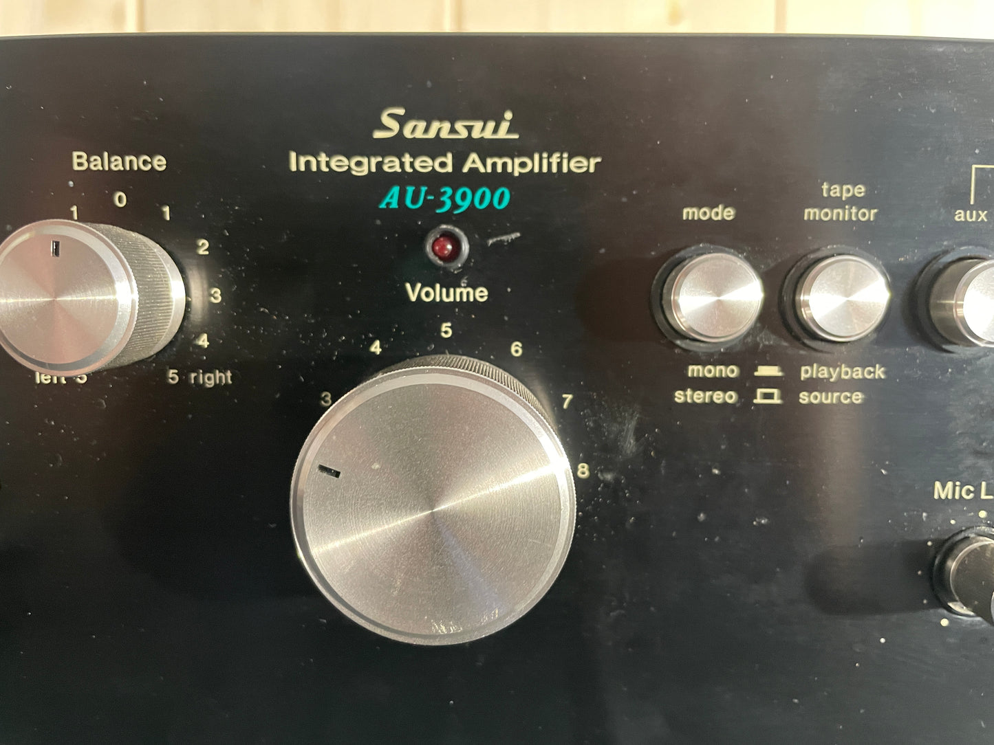 1976 Sansui AU-3900 Japan