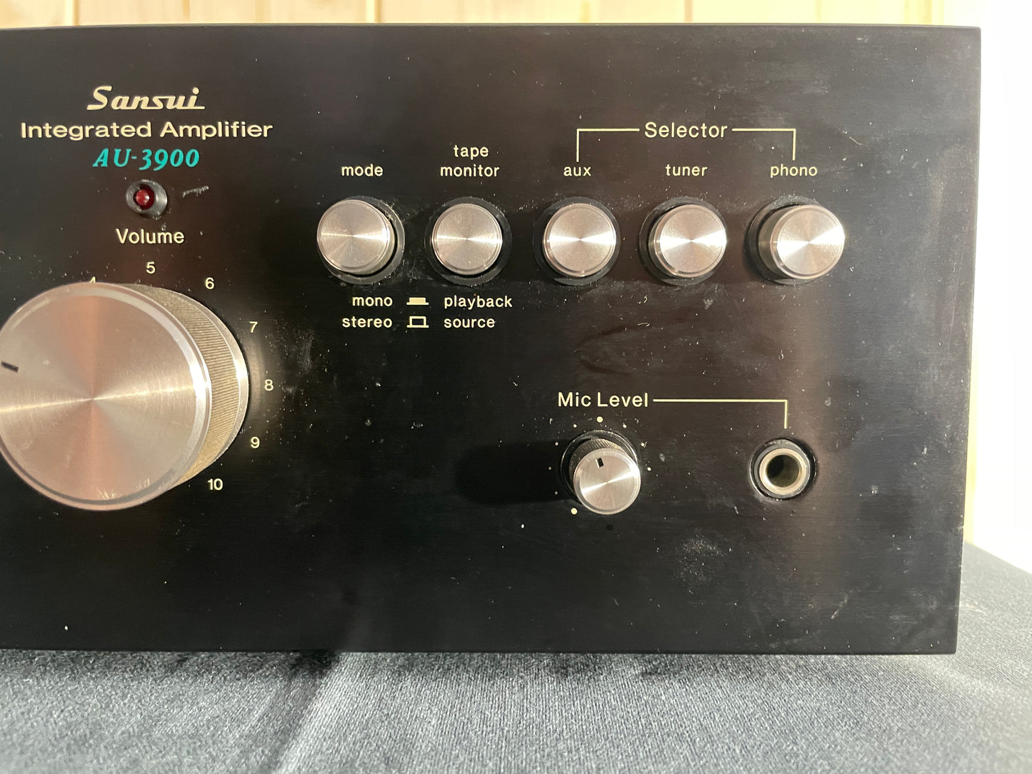 1976 Sansui AU-3900 Japan