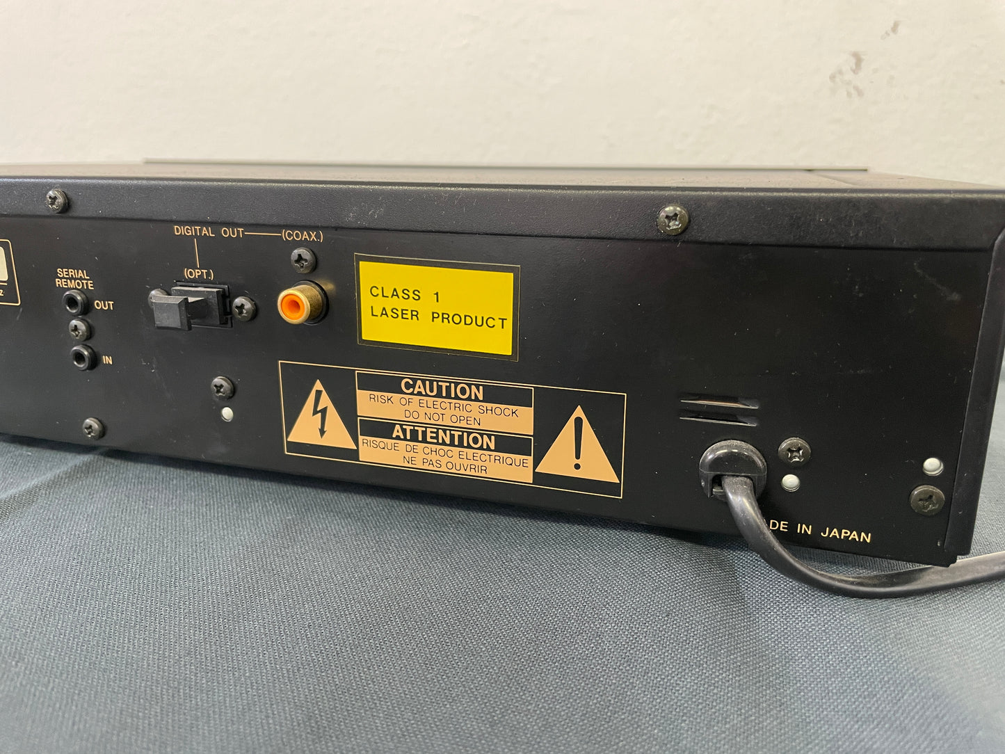 1988 Luxman D-117 CD Player