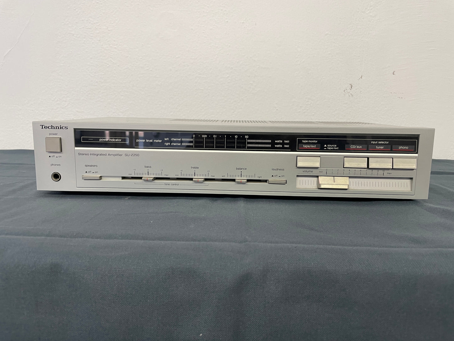 1985 Technics SU-Z250 Integrated Amp