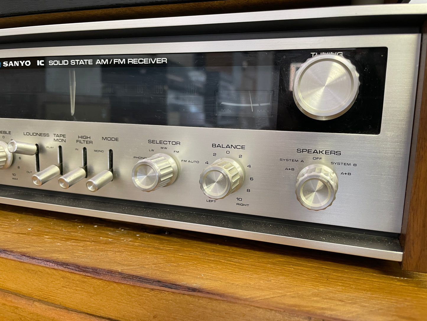 1976 Sanyo DCX-2300 L Amplifier with Tuner