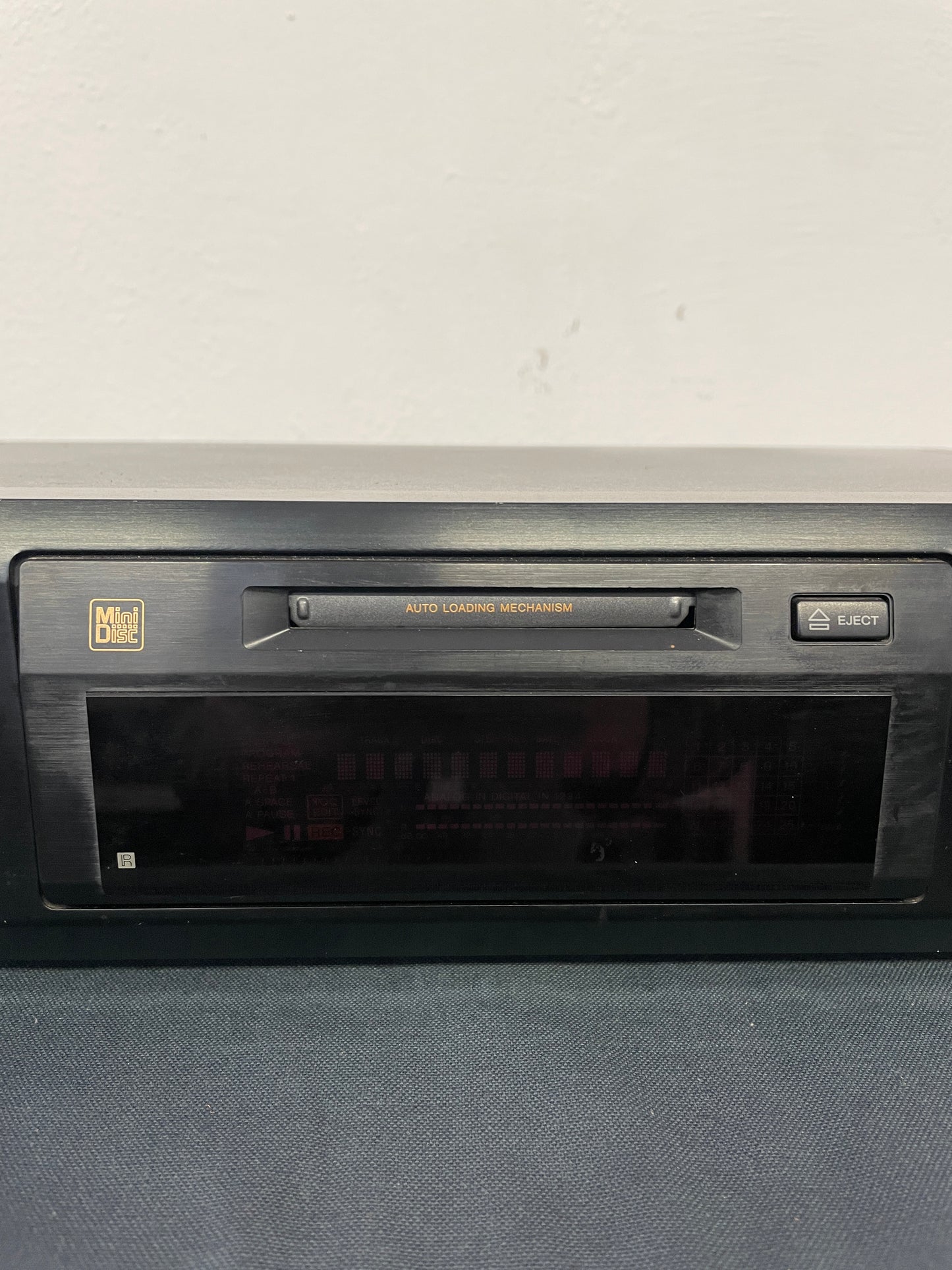 1996 Sony MiniDisc Player MDS-JE700