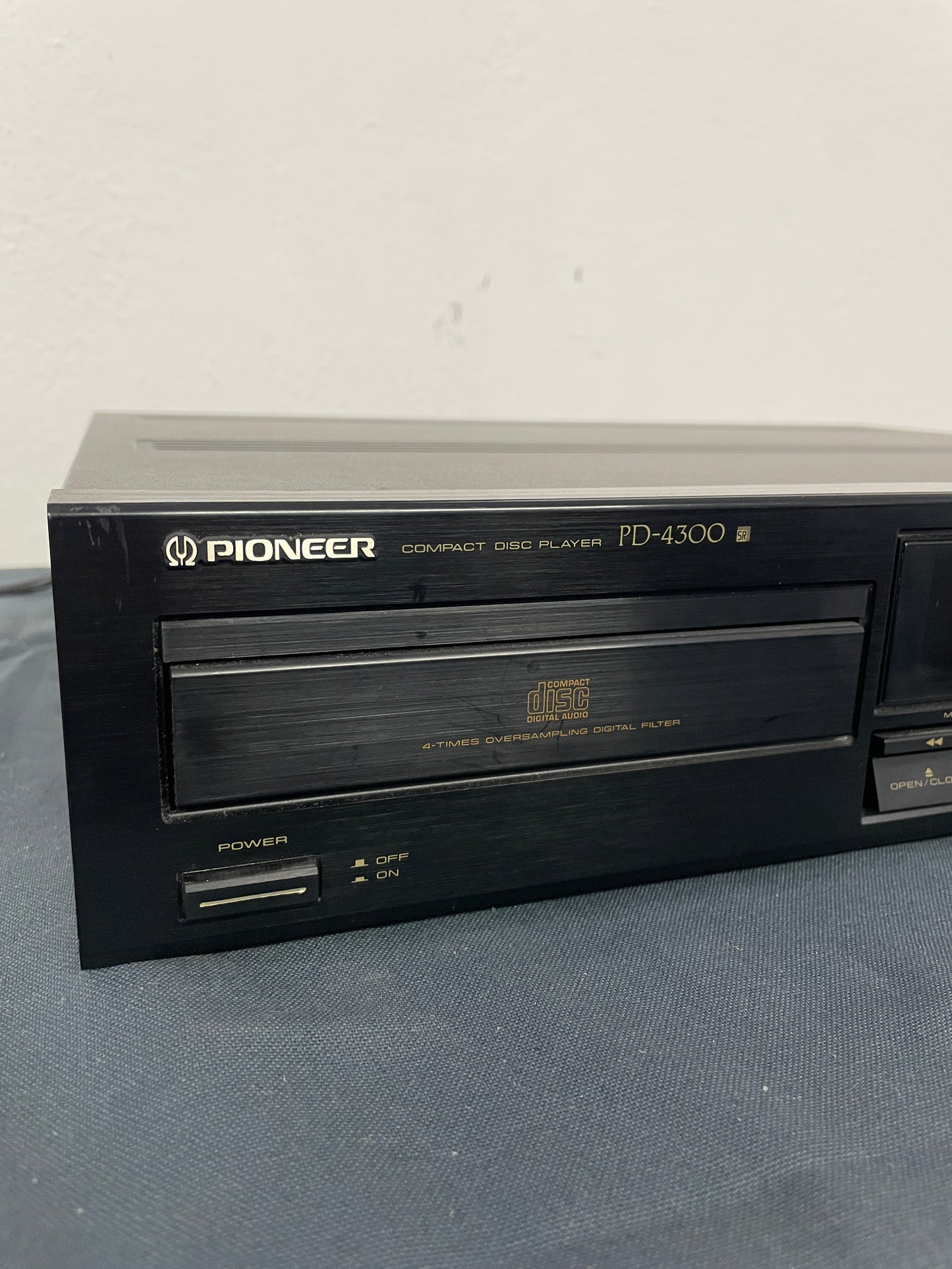 1989 Pioneer CD Player PD-4300