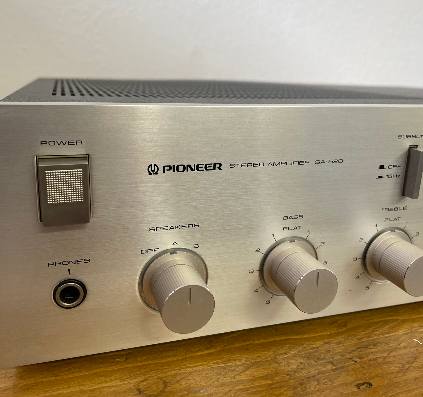 1981 Pioneer SA-520 Stereo Integrated Amplifier