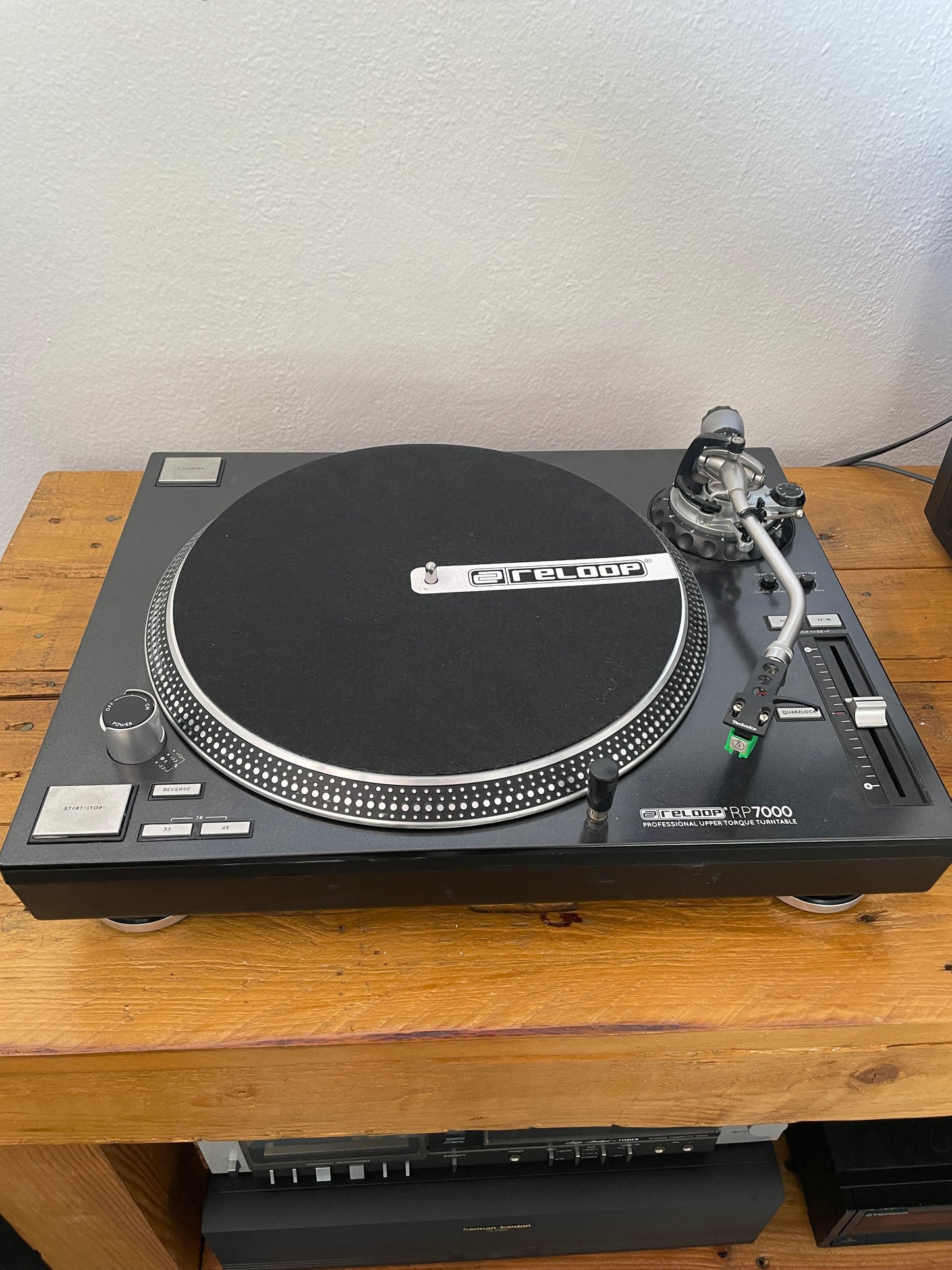 Reloop RP7000 Turntable