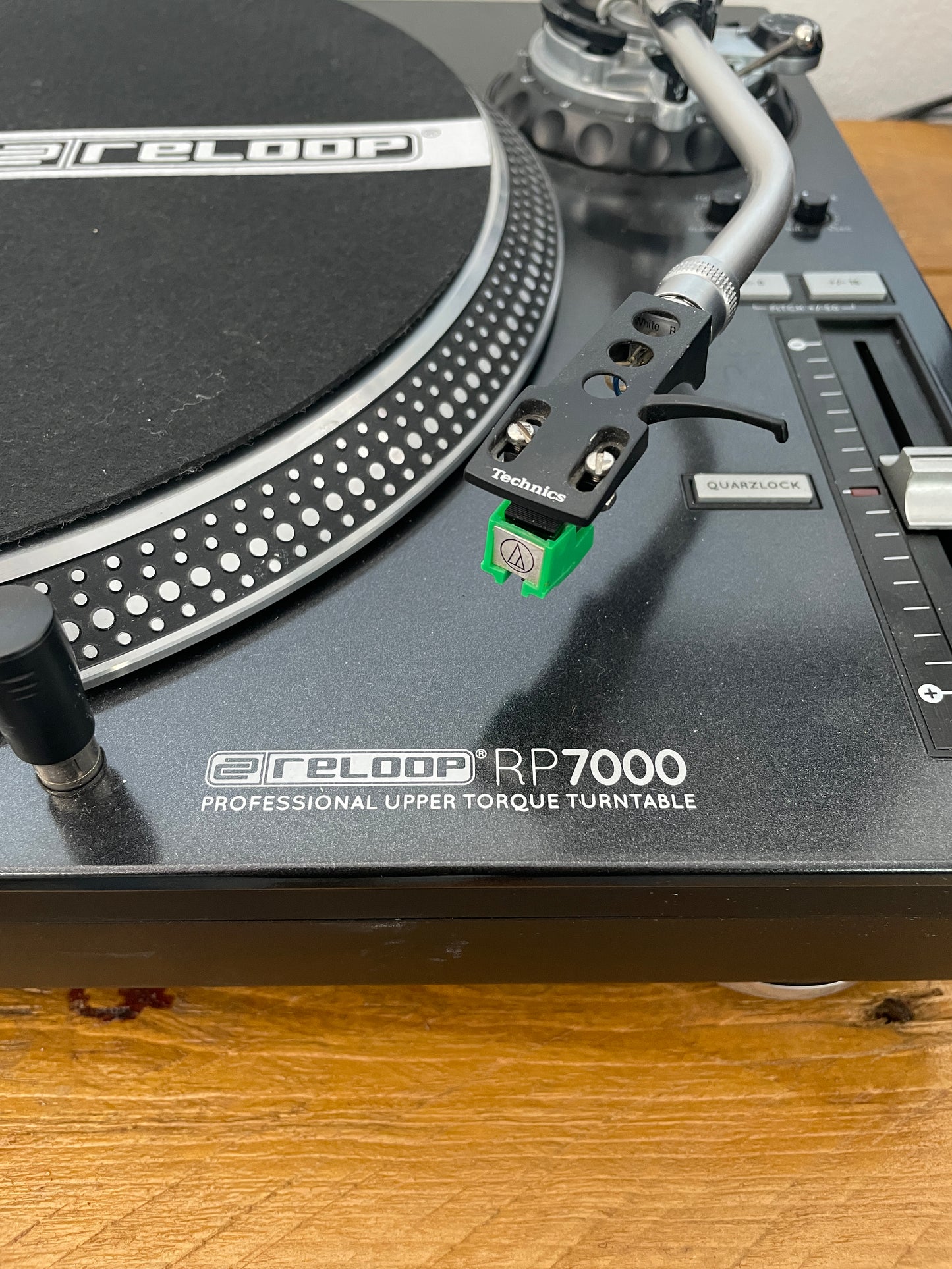 Reloop RP7000 Turntable