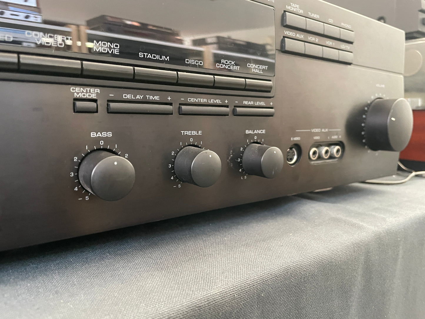 1995 YAMAHA Digital field processing amplifier DSP-A590