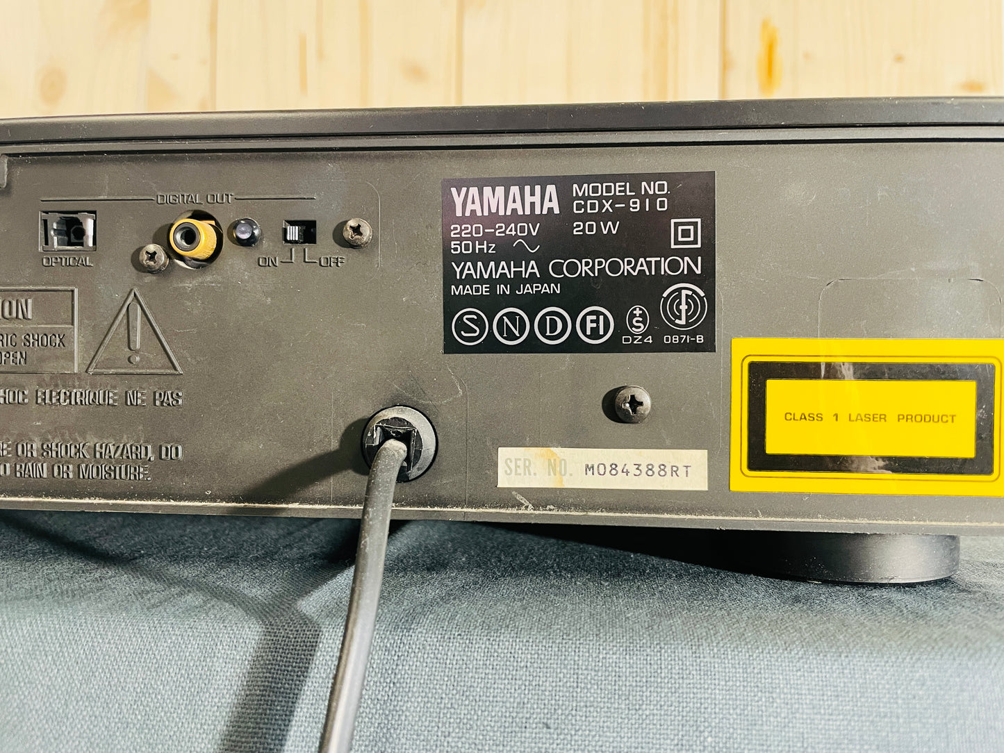 YAMAHA CD Player CDX-910