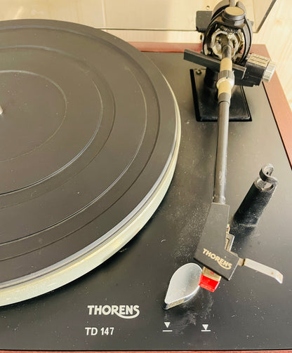 1982 Thorens Turntable TD 147