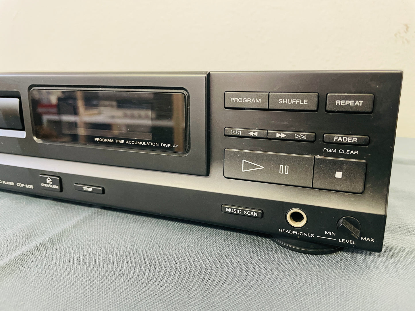 1991 Sony CDP-M39 Compact Disc Player