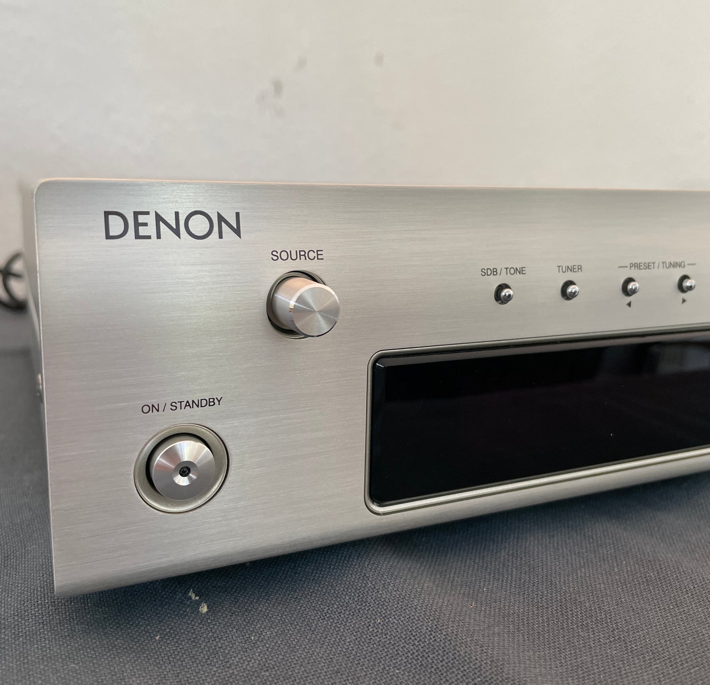 2010 Denon DRA-F107 AM/FM Stereo Receiver